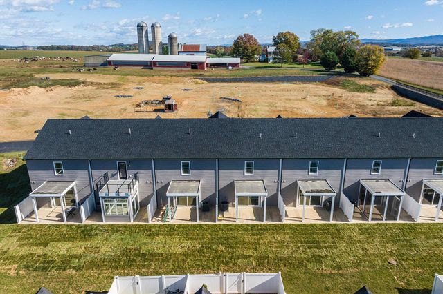 21 BARNYARD CIR, Bridgewater, VA 22812