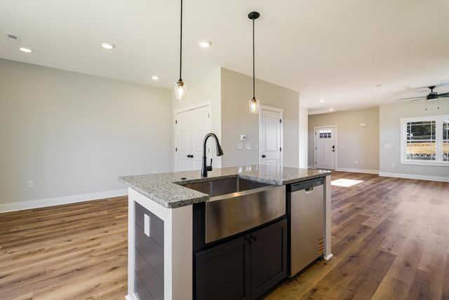 21 BARNYARD CIR, Bridgewater, VA 22812