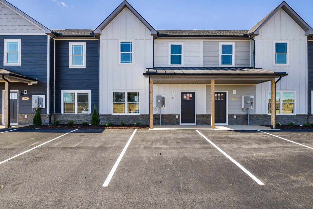 21 BARNYARD CIR, Bridgewater, VA 22812