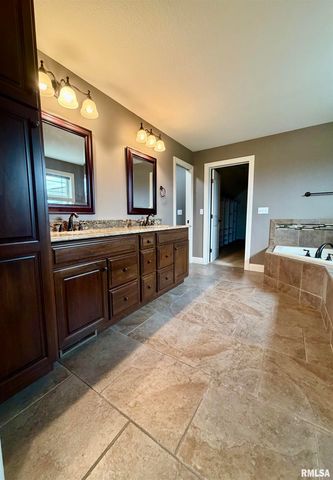 66 WARWICK Circle, Morton, IL 61550