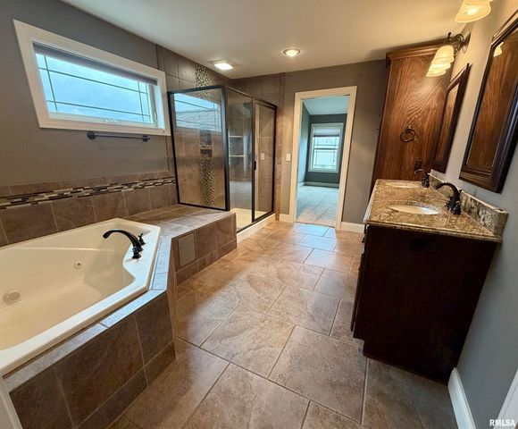 66 WARWICK Circle, Morton, IL 61550