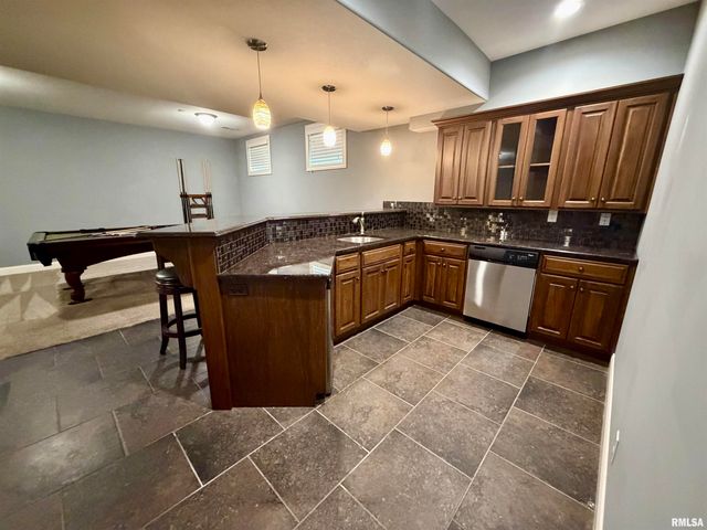 66 WARWICK Circle, Morton, IL 61550