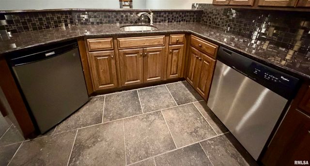 66 WARWICK Circle, Morton, IL 61550