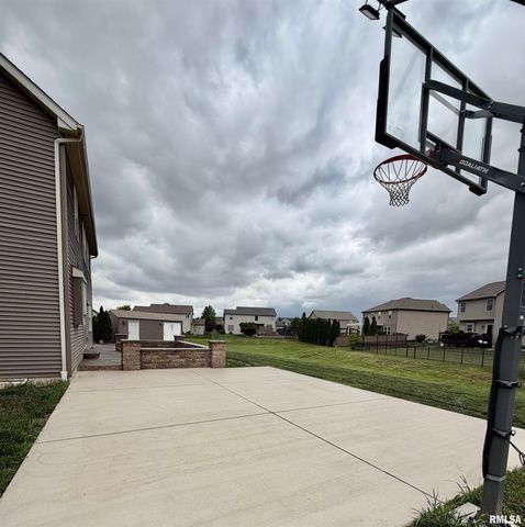 66 WARWICK Circle, Morton, IL 61550