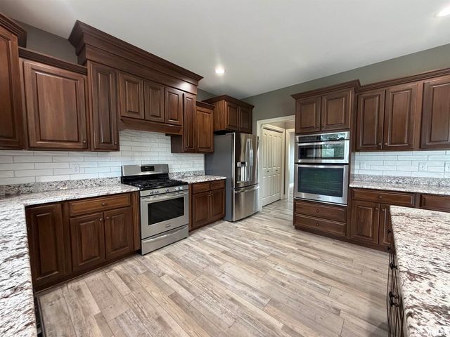 66 WARWICK Circle, Morton, IL 61550