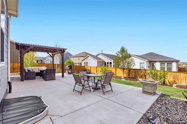 845 N Waterloo Circle, Aurora, CO 80018