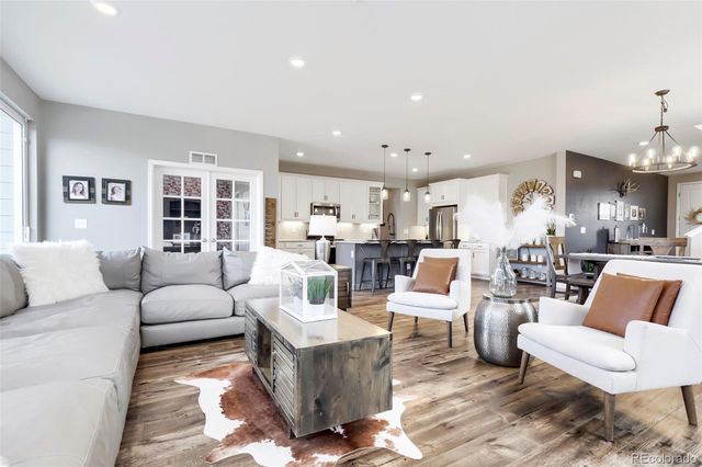 845 N Waterloo Circle, Aurora, CO 80018