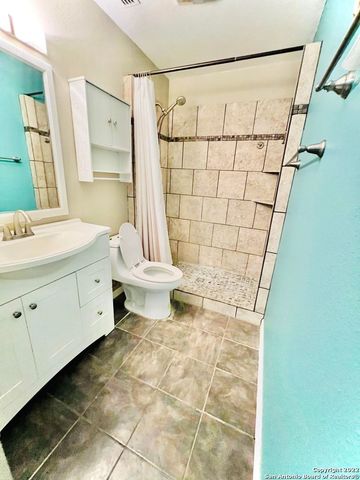 10445 COUNTRY BREEZE, San Antonio, TX 78240