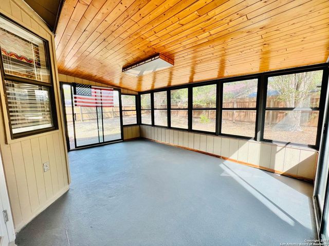 10445 COUNTRY BREEZE, San Antonio, TX 78240