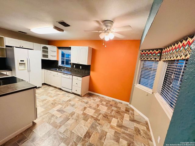10445 COUNTRY BREEZE, San Antonio, TX 78240