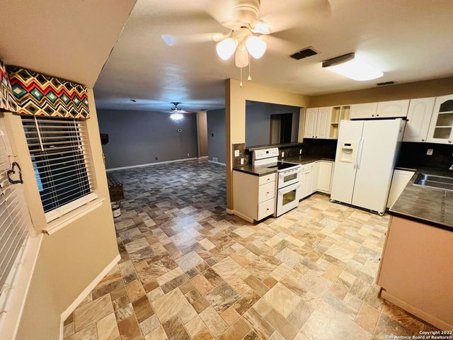 10445 COUNTRY BREEZE, San Antonio, TX 78240
