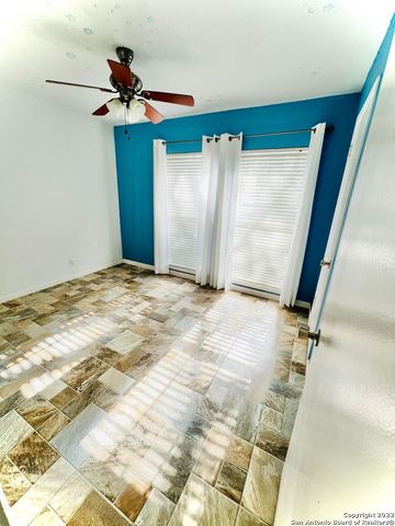 10445 COUNTRY BREEZE, San Antonio, TX 78240