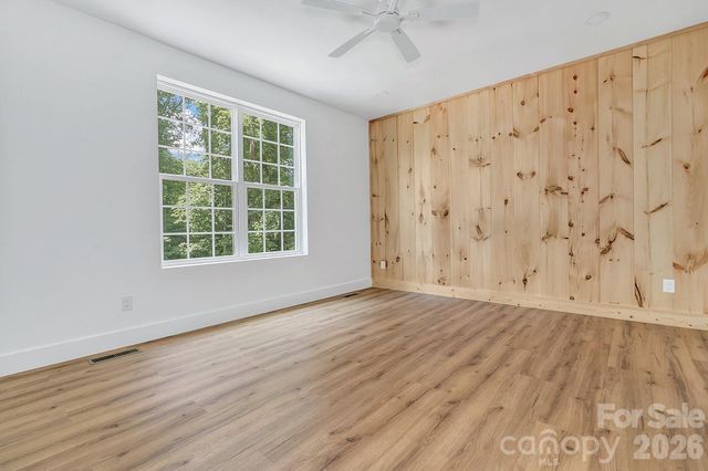 19 Green Valley Road, Asheville, NC 28806