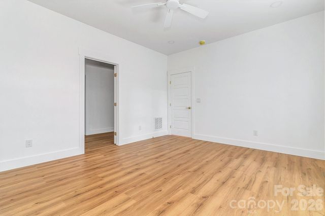 19 Green Valley Road, Asheville, NC 28806