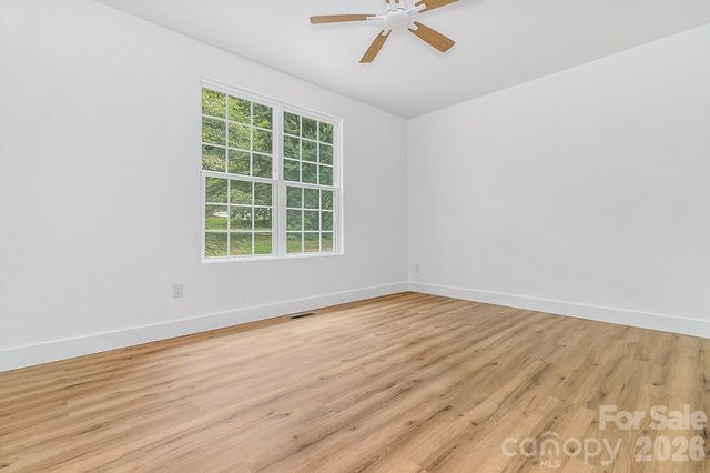 19 Green Valley Road, Asheville, NC 28806