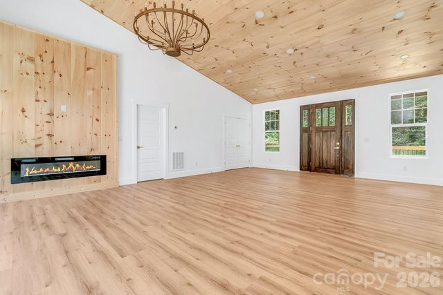 19 Green Valley Road, Asheville, NC 28806