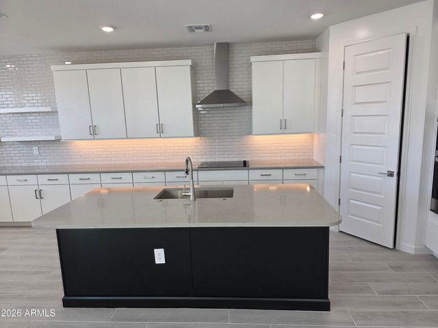 9734 S 11TH Place S, Phoenix, AZ 85042