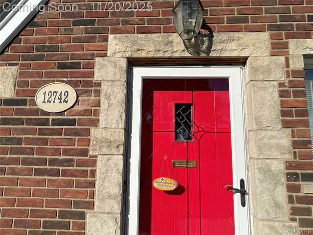 12742 Catalpa Street, Southgate, MI 48195