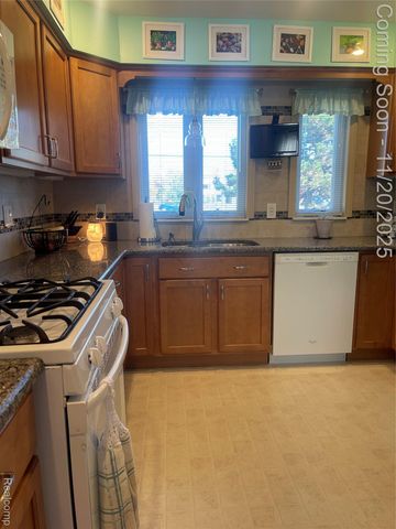 12742 Catalpa Street, Southgate, MI 48195