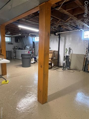 12742 Catalpa Street, Southgate, MI 48195