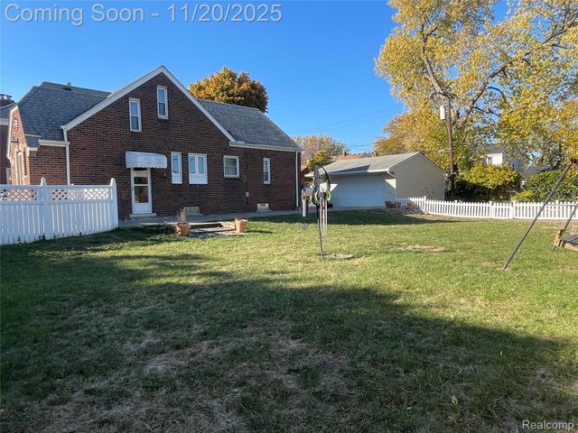 12742 Catalpa Street, Southgate, MI 48195