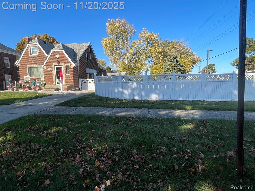 12742 Catalpa Street, Southgate, MI 48195