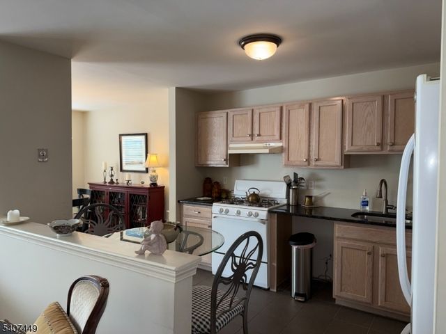 37 Chanda Ct, Clifton City, NJ 07012