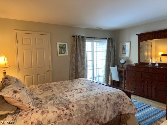 37 Chanda Ct, Clifton City, NJ 07012