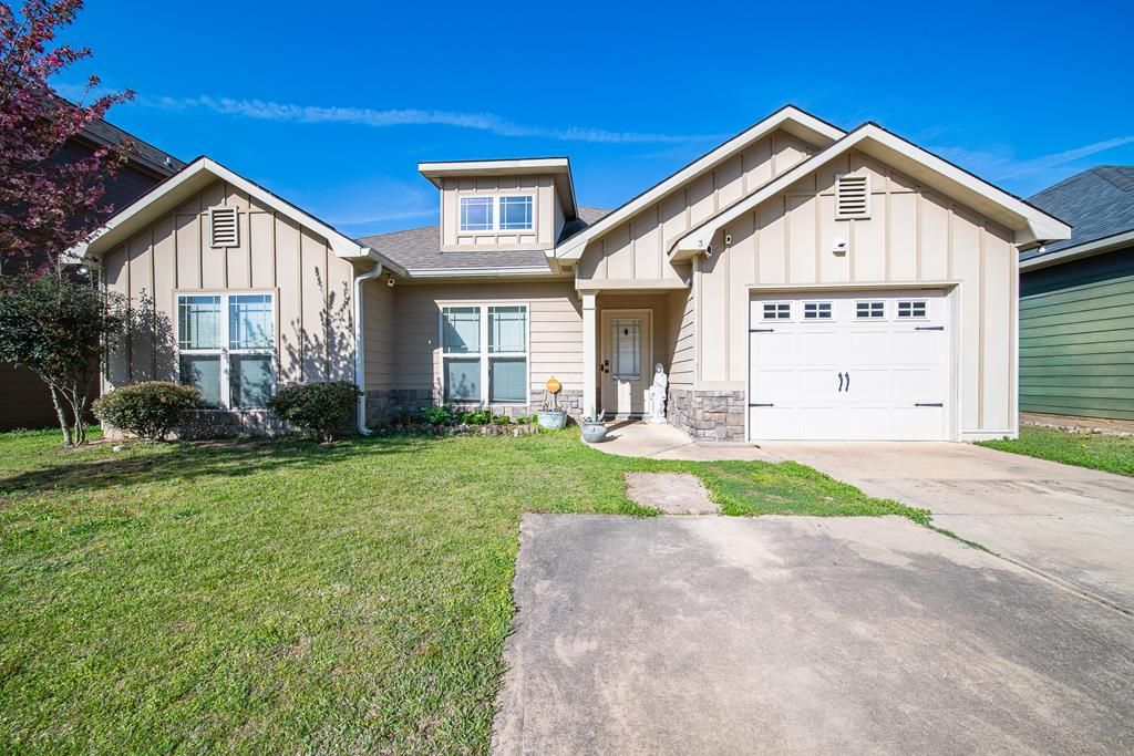 3 Hickory Heights Drive, Phenix City, AL 36870