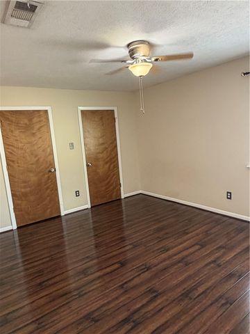 4513 Carter Creek Parkway 4, Bryan, TX 77802