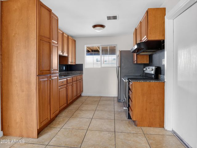 4542 W FAIRMOUNT Avenue, Phoenix, AZ 85031