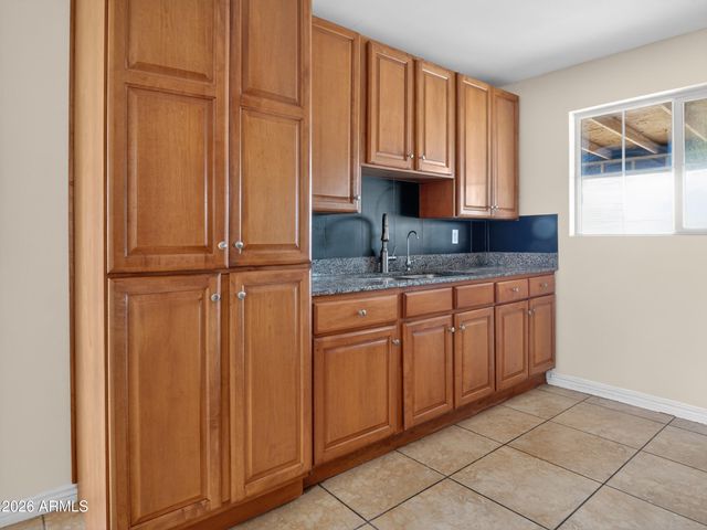 4542 W FAIRMOUNT Avenue, Phoenix, AZ 85031