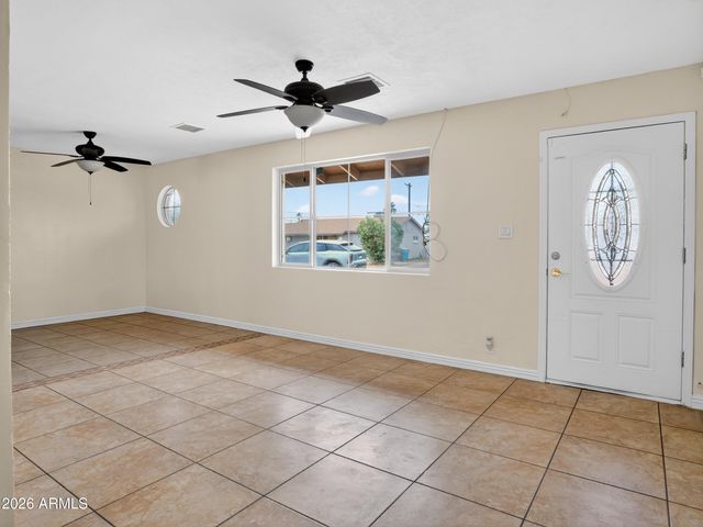 4542 W FAIRMOUNT Avenue, Phoenix, AZ 85031