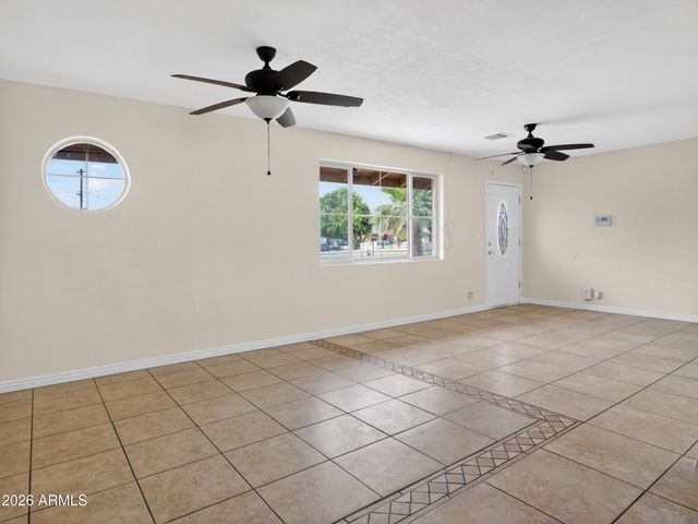 4542 W FAIRMOUNT Avenue, Phoenix, AZ 85031