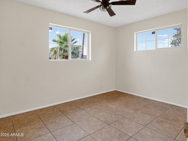 4542 W FAIRMOUNT Avenue, Phoenix, AZ 85031