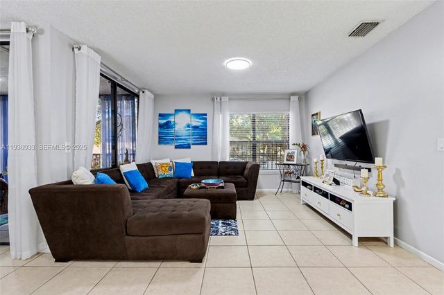 4534 S Carambola Circle S 27275, Coconut Creek, FL 33066