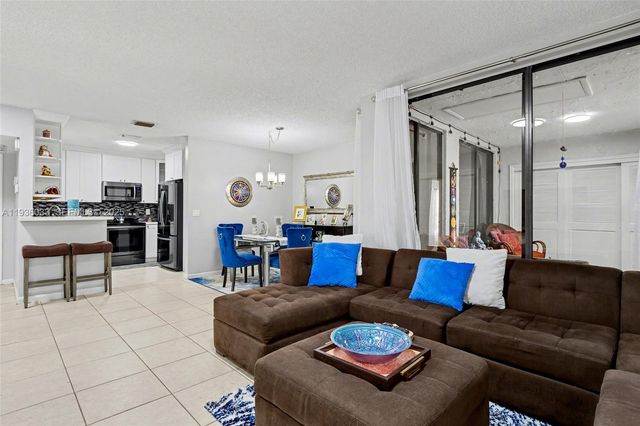 4534 S Carambola Circle S 27275, Coconut Creek, FL 33066