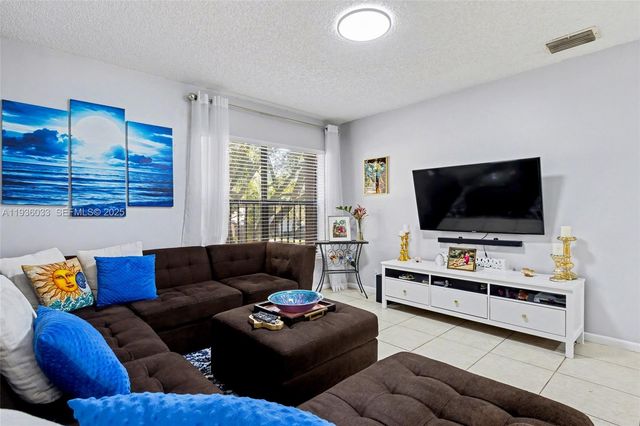 4534 S Carambola Circle S 27275, Coconut Creek, FL 33066