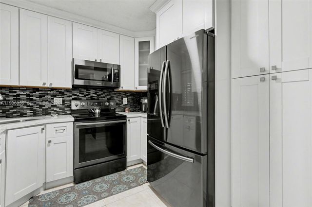 4534 S Carambola Circle S 27275, Coconut Creek, FL 33066
