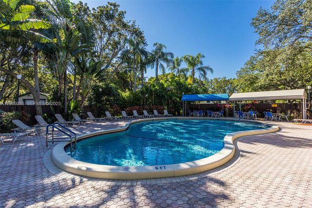 4534 S Carambola Circle S 27275, Coconut Creek, FL 33066
