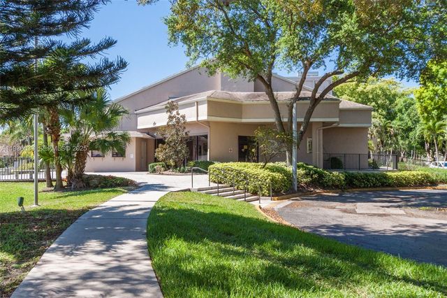 4534 S Carambola Circle S 27275, Coconut Creek, FL 33066