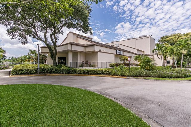 4534 S Carambola Circle S 27275, Coconut Creek, FL 33066