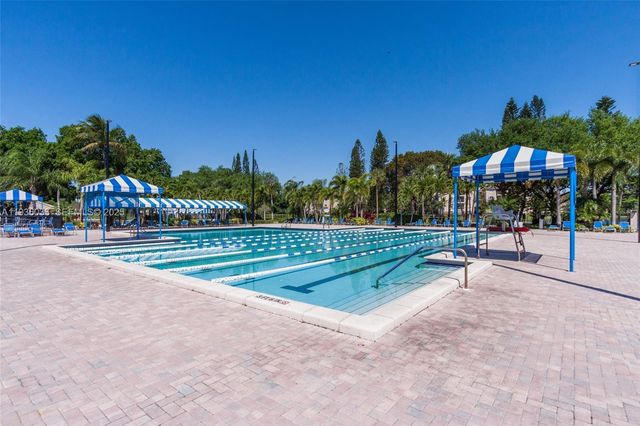 4534 S Carambola Circle S 27275, Coconut Creek, FL 33066