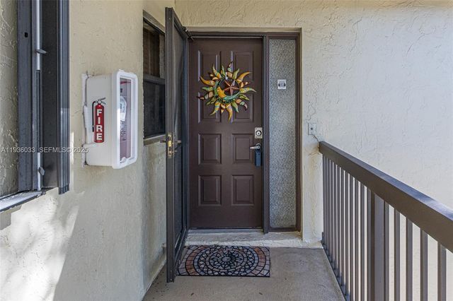 4534 S Carambola Circle S 27275, Coconut Creek, FL 33066