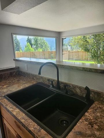 591 Farichild Street, Canyonville, OR 97417