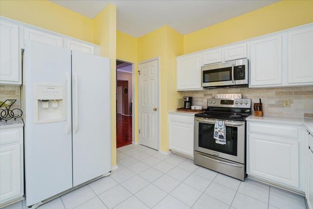 202 Meadow Woods DR, Kyle, TX 78640
