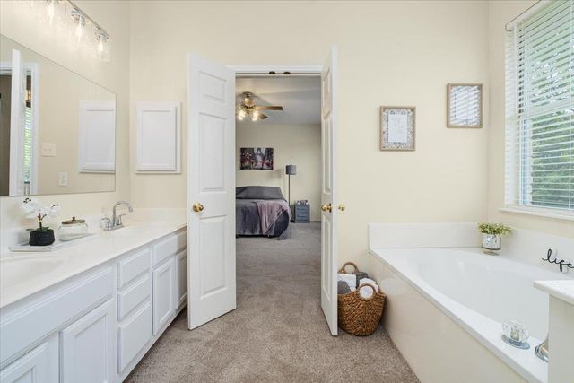 202 Meadow Woods DR, Kyle, TX 78640