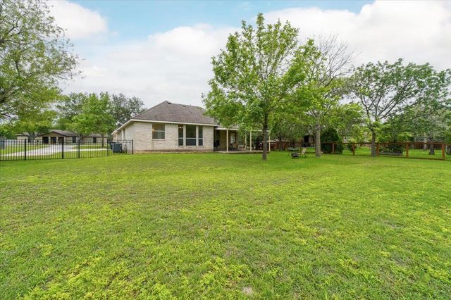 202 Meadow Woods DR, Kyle, TX 78640