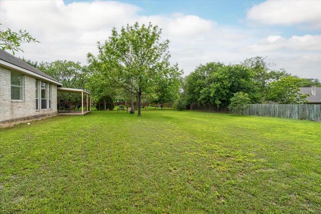 202 Meadow Woods DR, Kyle, TX 78640