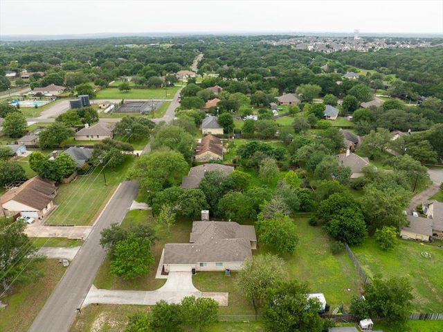 202 Meadow Woods DR, Kyle, TX 78640